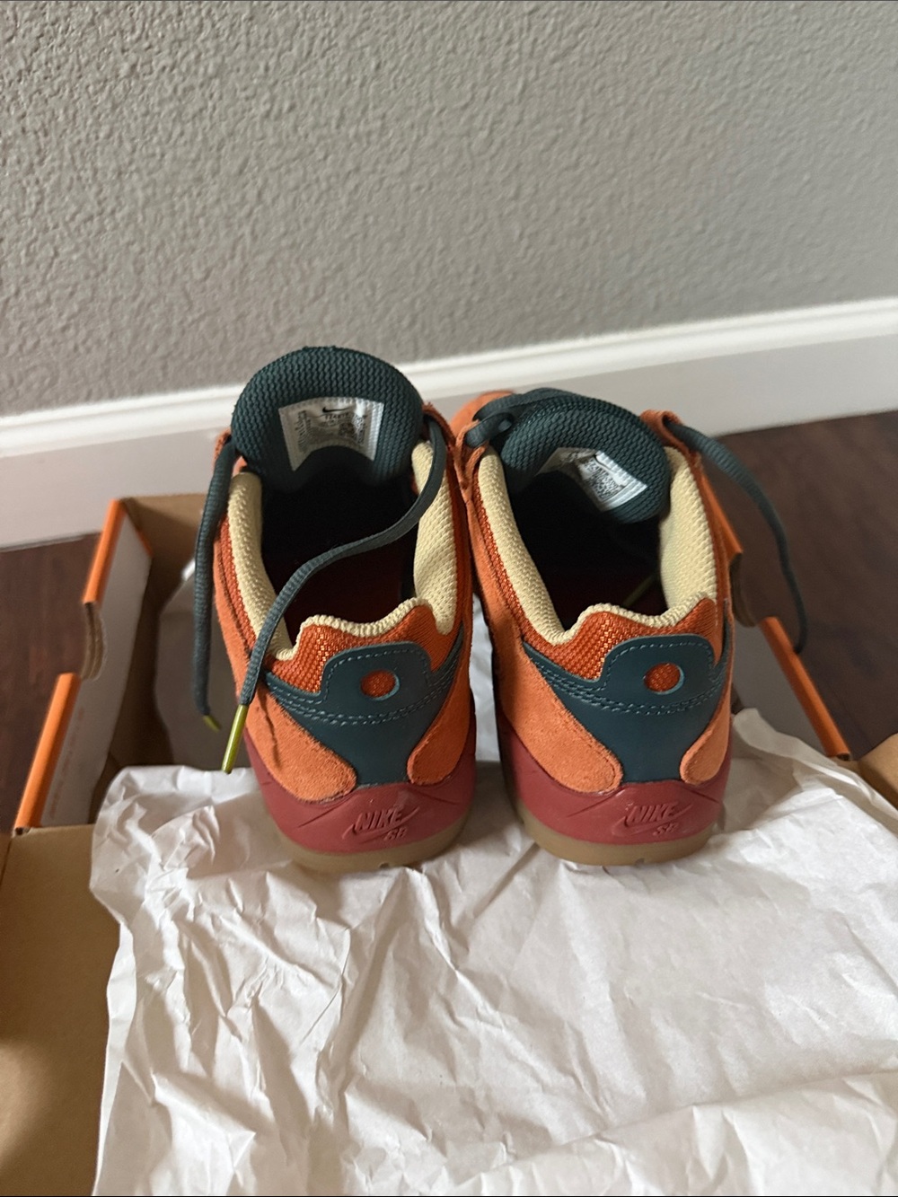 Nike SB Vertebrae Dark Russet Desert Orange Skate Shoes FZ4878-200 
Size 5.5 New - Picture 6 of 8